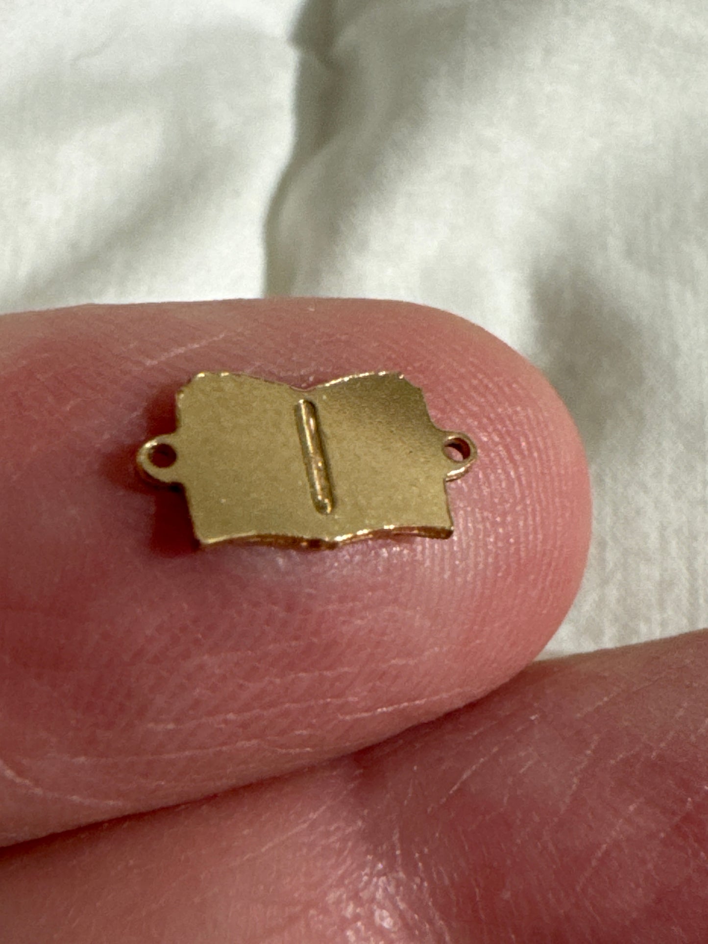 Book connector gold filled  large