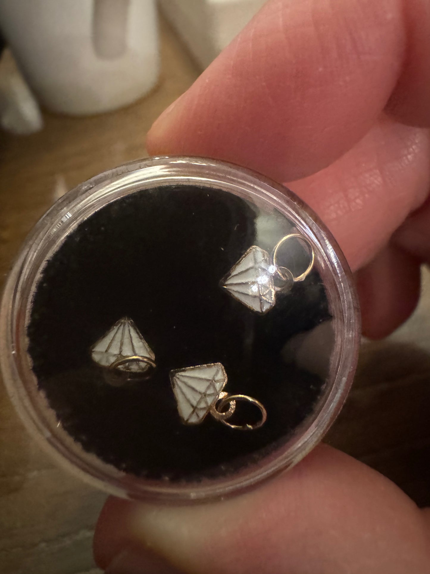 Priceless diamond logo 18kg