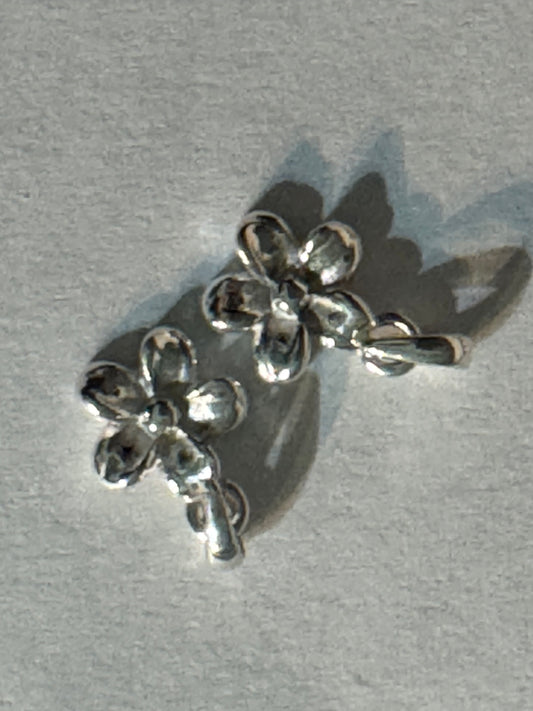 Flower pendant silver